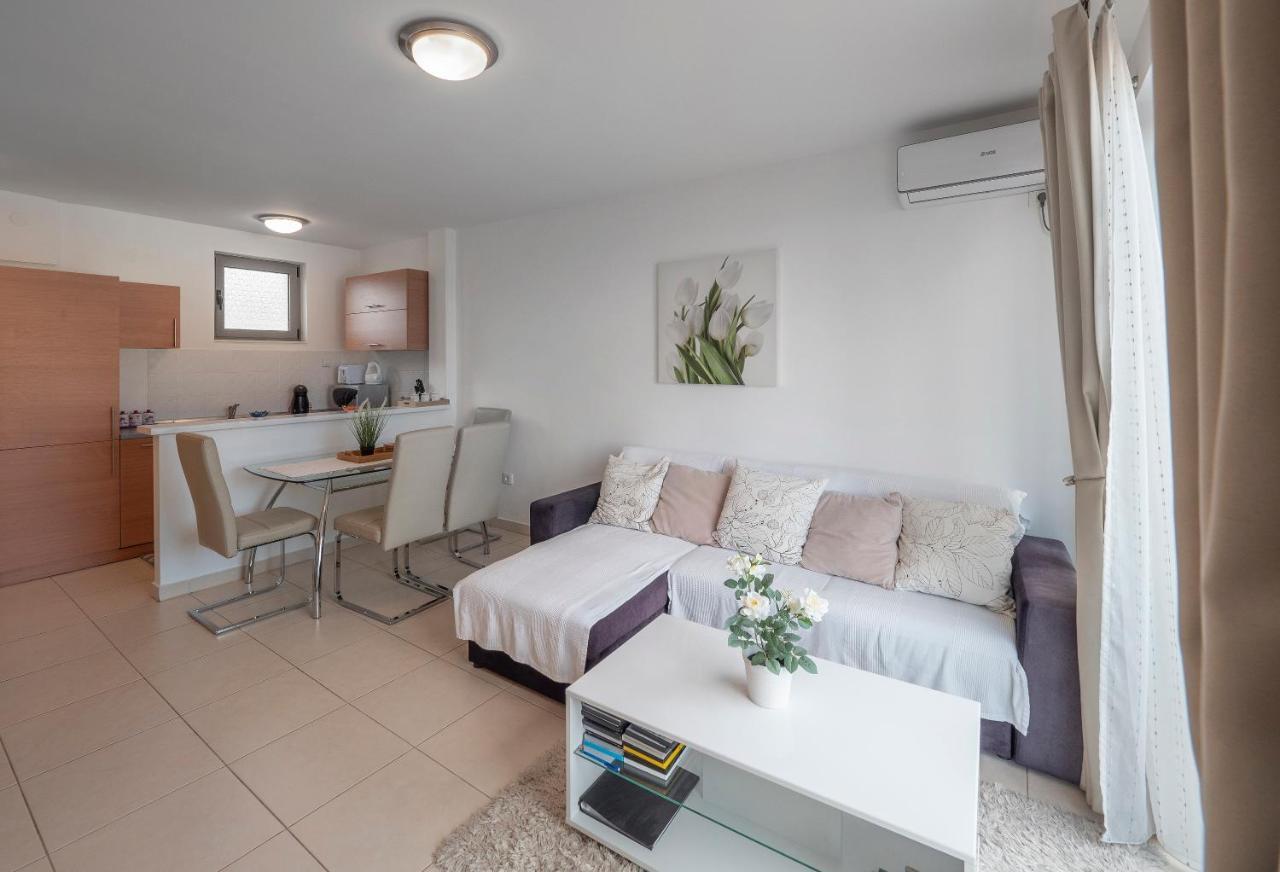 Sea View Two Bedroom Family Apartment With Pool - Sunset Ivanovici Bečići Esterno foto